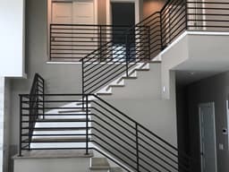 Installation and dismantling of railings